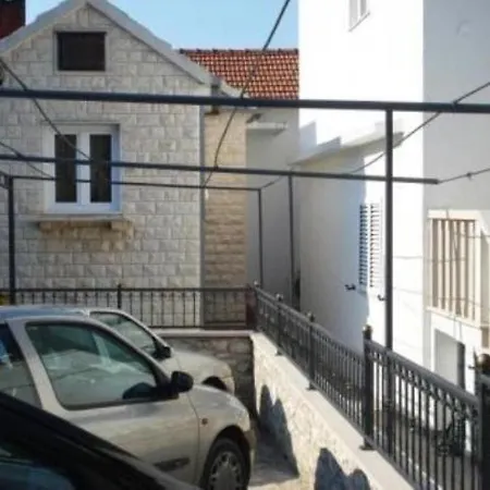 Adel - 70 M From Beach Supetar