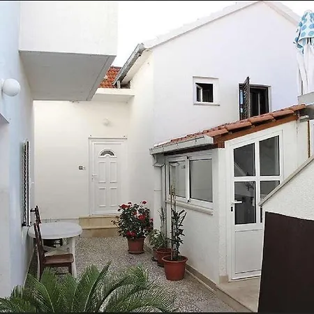 Apartment Adel - 70 M From Beach *