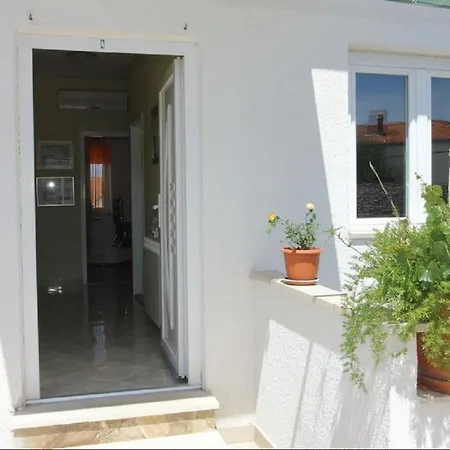Adel - 70 M From Beach * Supetar