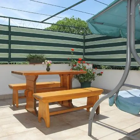 Adel - 70 M From Beach Apartment *