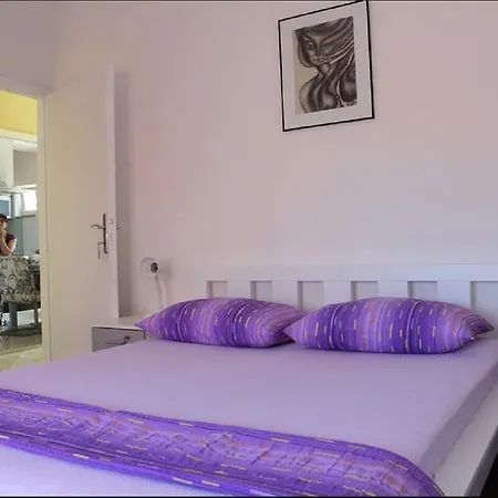 Adel - 70 M From Beach Apartment *