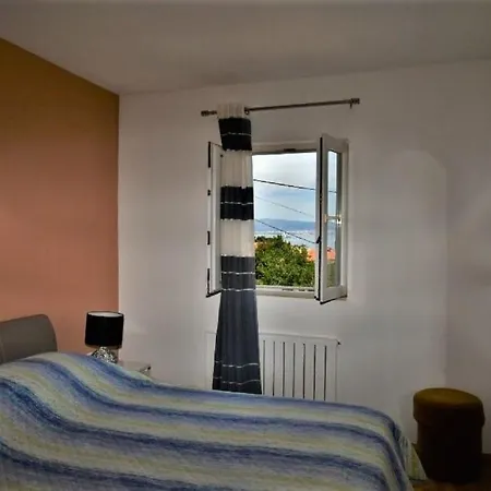 Apartment Adel - 70 M From Beach Supetar