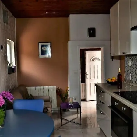 Apartment Adel - 70 M From Beach