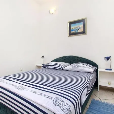 Adel - 70 M From Beach Supetar
