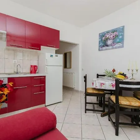 Adel - 70 M From Beach * Supetar