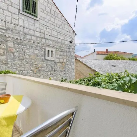 Adel - 70 M From Beach Apartment