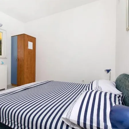 Adel - 70 M From Beach Apartment *