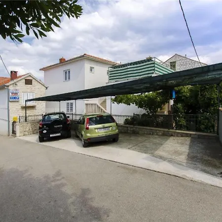 Apartment Adel - 70 M From Beach