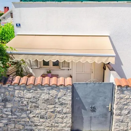 Adel - 70 M From Beach Supetar